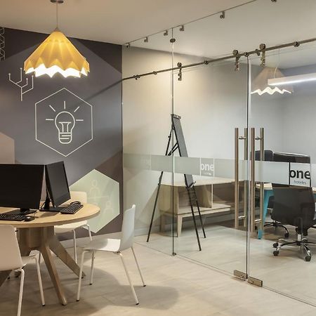 One Monterrey Tecnologico Hotel Kültér fotó