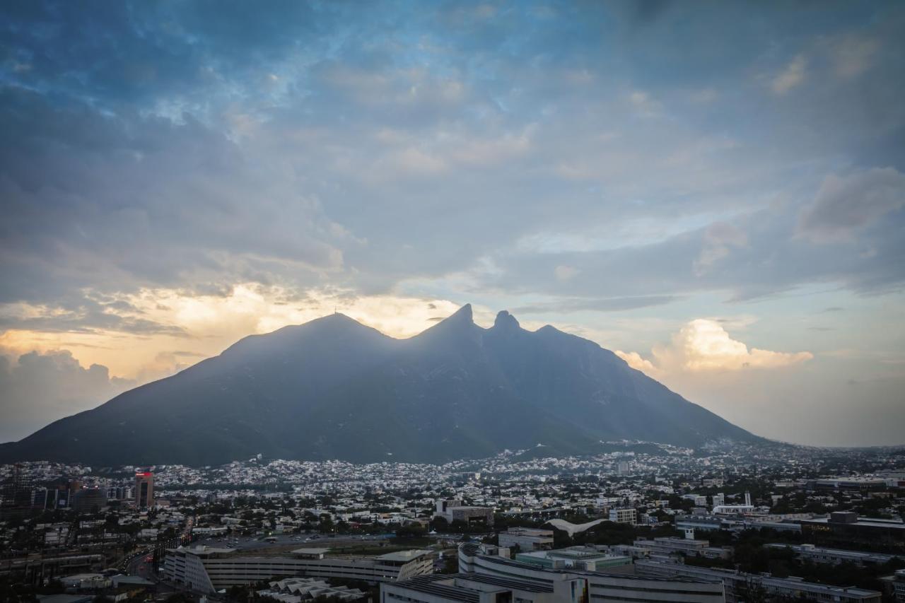 One Monterrey Tecnologico Hotel Kültér fotó
