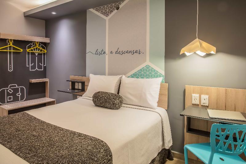One Monterrey Tecnologico Hotel Kültér fotó